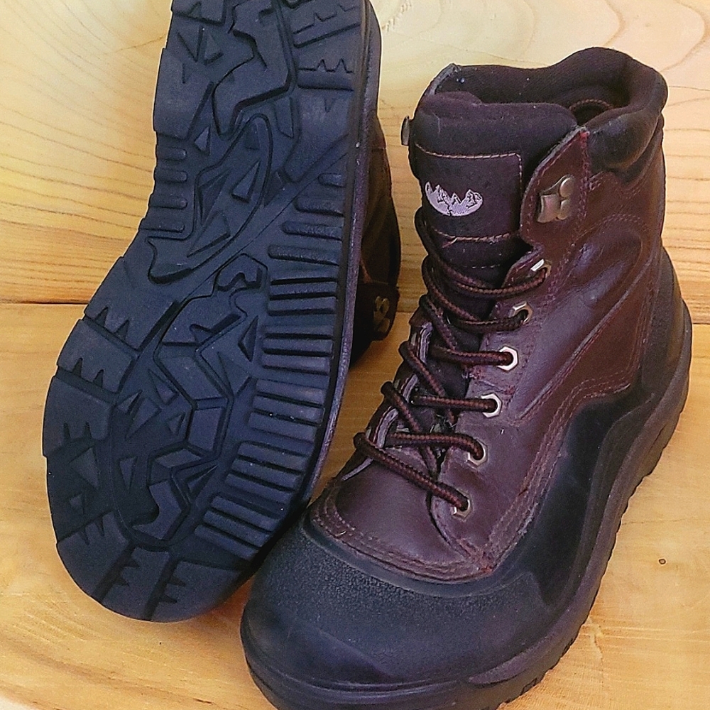Crater ridge insulated boots size 7